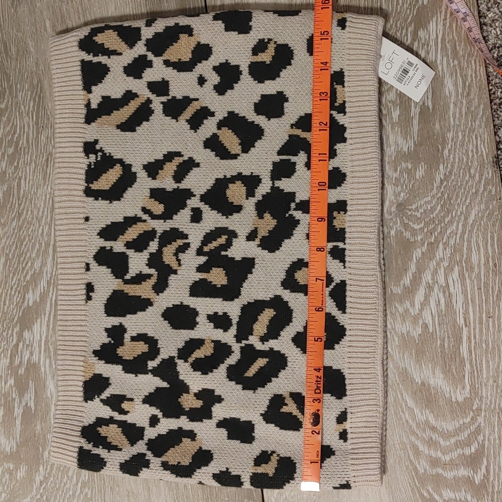 NWT Loft Leopard Infinity Scarf - Picture 4 of 5